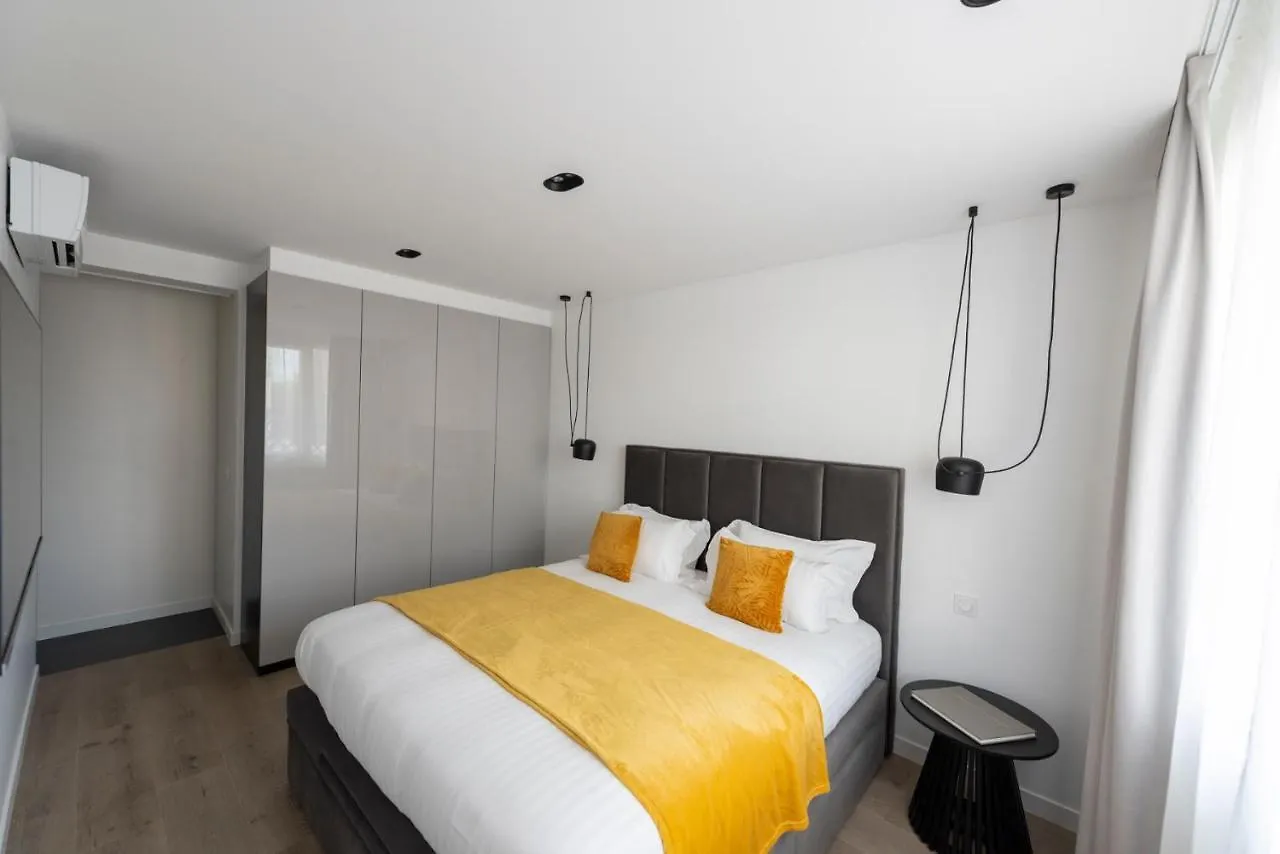 Atelier Apartment *