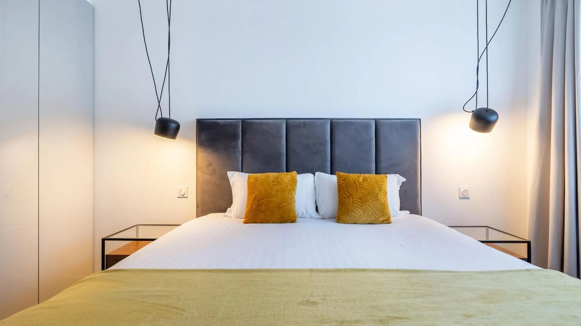 Atelier Apartment *